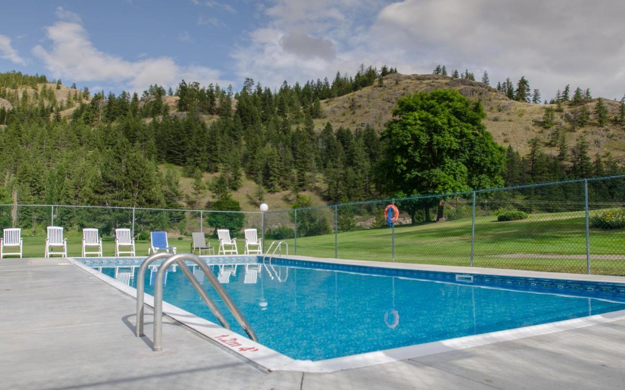 Kaleden St Andrews By The Lake Golf Resort מראה חיצוני תמונה